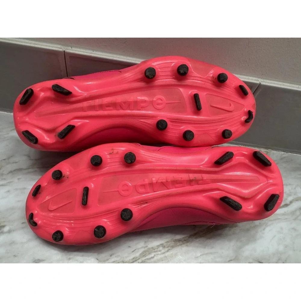 NIKE Tiempo Girl's‎ Size 6.0 Youth Pink Black Soccer Cleats Shoes 6.0Y